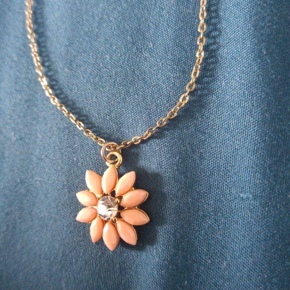 FREE w/ $25 Purchase; Golden Chain Flower Necklace - Picture 3 of 5